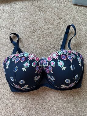 🫶 VICTORIAS SECRET - 34F / 34DDD - Bra